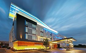 Aloft Bolingbrook